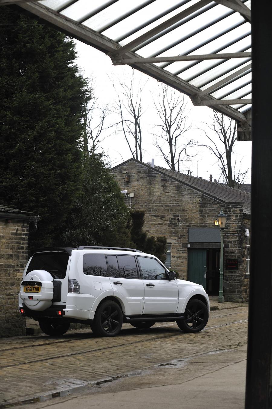 Mitsubishi Shogun Black 2012 года  (UK) (фото 45 из 85)